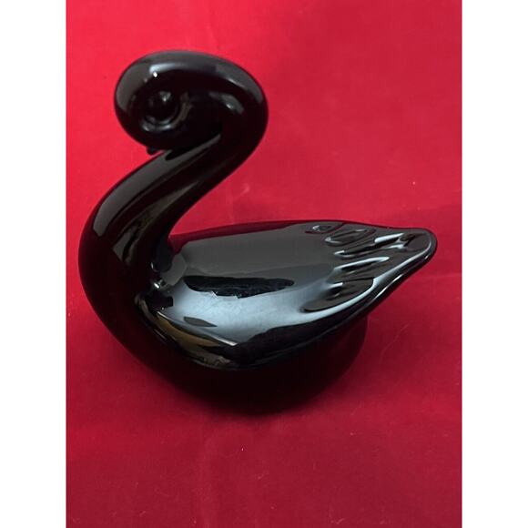 Titan Art Glass Graceful Swan Figurine Black Paperweight Signed - Picture 7 of 8